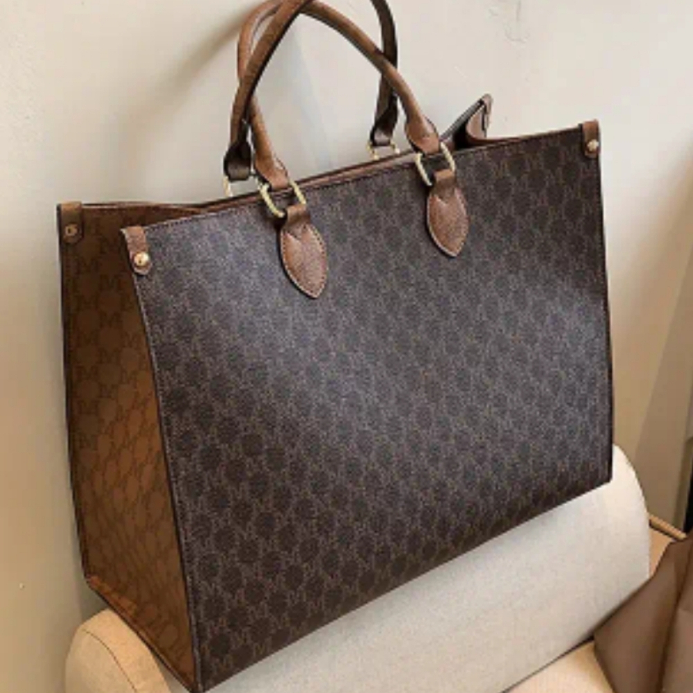 Oversized leather bag, stylish